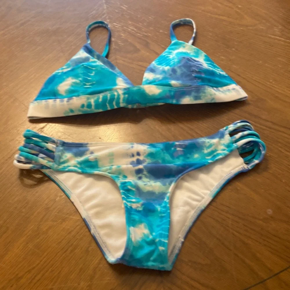 Hollister blue tie-dye triangle bikini small adjustable straps small